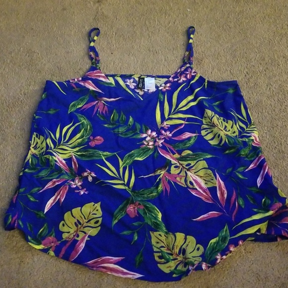 H&M Top - Picture 3 of 4